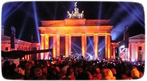 Ventennale della caduta del Muro - Concerto U2 davanti alla Porta di Brandeburgo